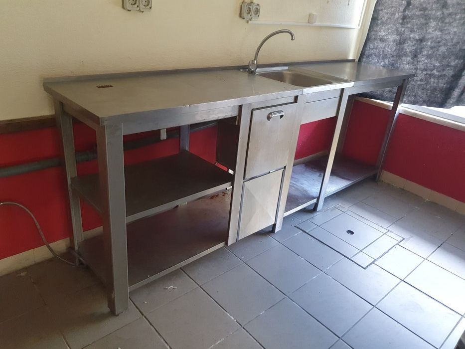 Balcão em inox com lava loiça