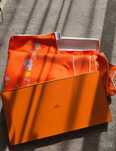 Lenço 100% em seda
Made in France
Hermès
Novo, nunca usado, vai acompa