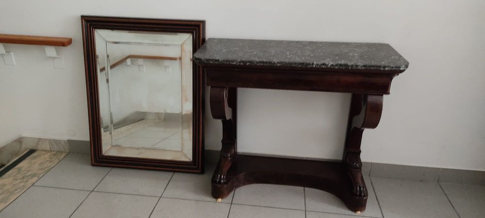 Aparador com pedra. Comoda. Movel entrada