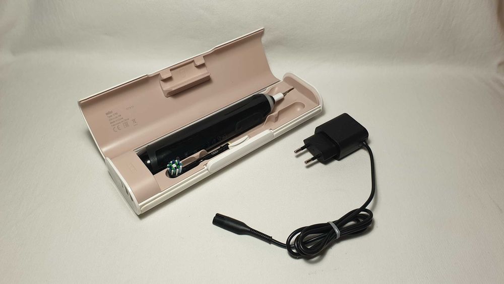 Szczoteczka BRAUN Oral-B GENIUS 3765 stan BDB.