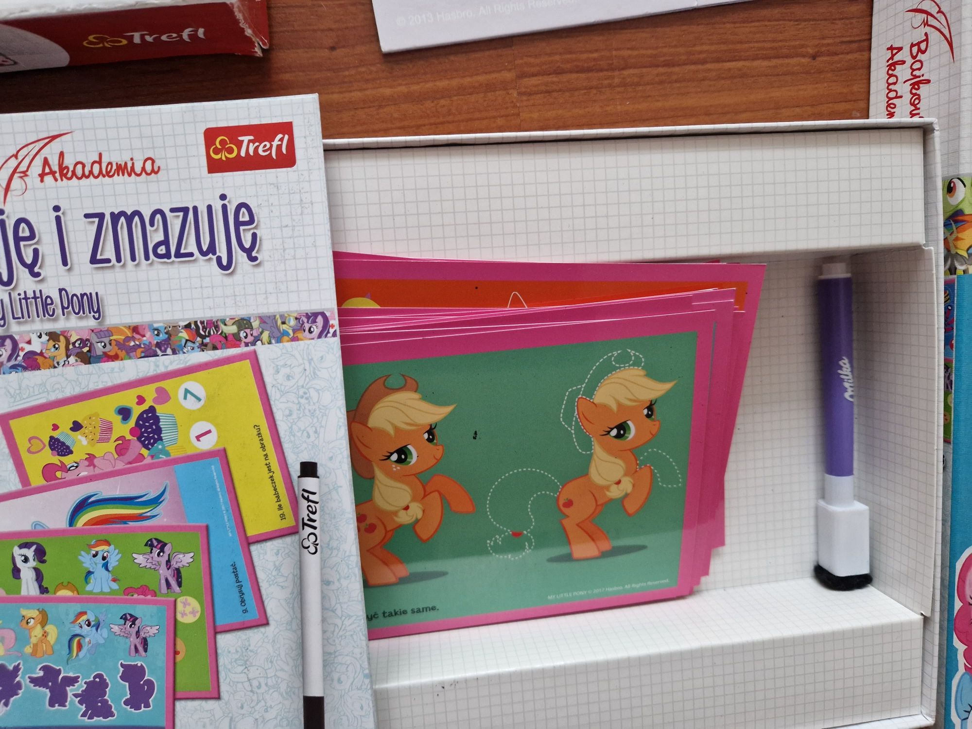 Zestaw puzzli zabawek.Paka.pony.Kubus Puchatek.Myszka