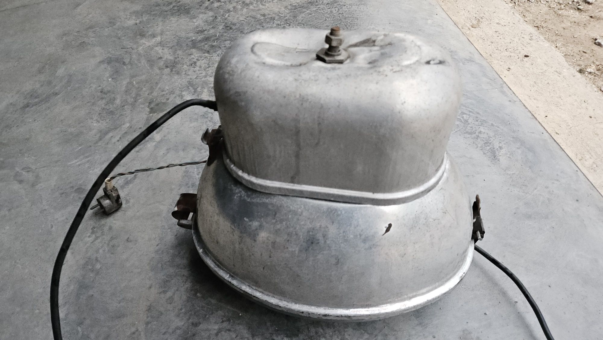 Lampa przemysłowa PRL 250W 1985