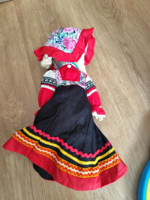 Boneca com trancas traje viana