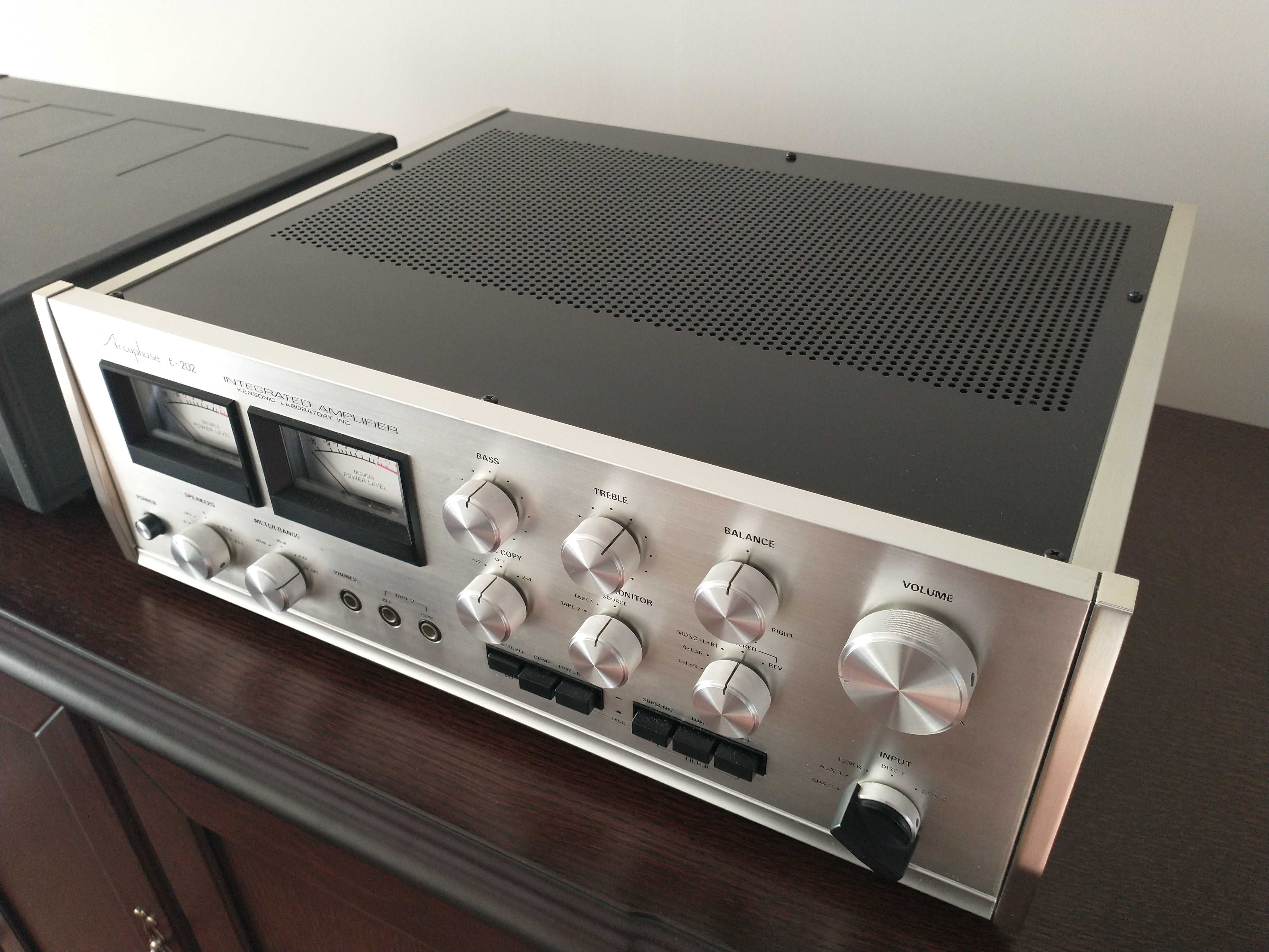 Wzmacniacz zintegrowany Accuphase E 202