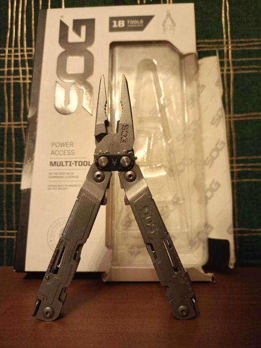 Multitool SOG Power Access scyzoryk kombinerki śrubokręt
