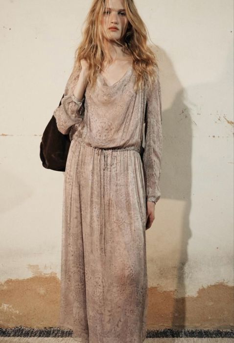 Шікарна сукня, бренду Zara.