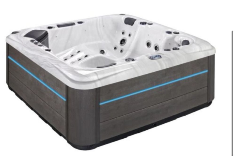 Jacuzzi Diamont Rubi  2.20 x 2.20 valor 8.179,00€