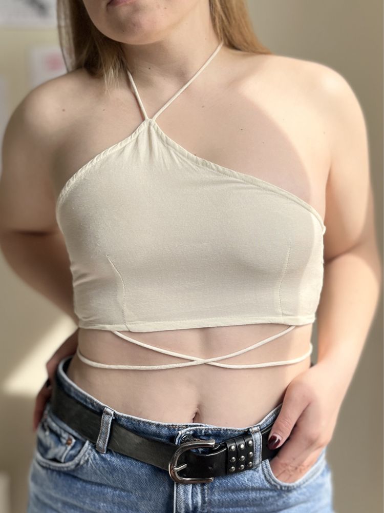 Kremowy top asymetryczny marszczony prettylittlething xs