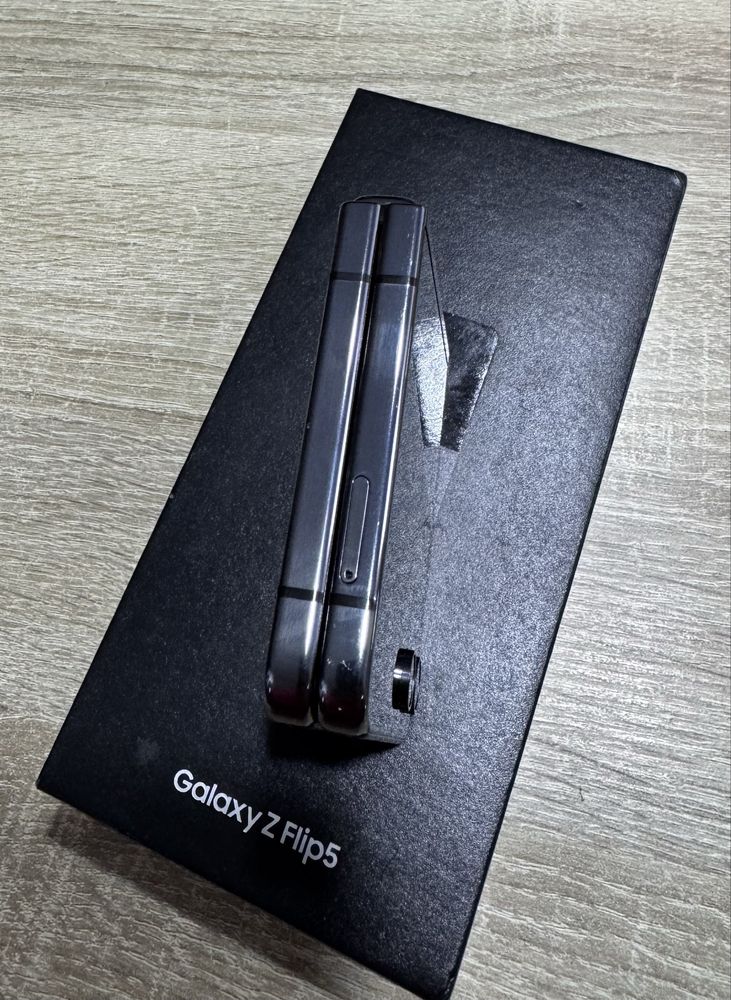 Samsung Galaxy Z Flip 5 # 8/256GB #SM-F731B #Stan BDB Polecam