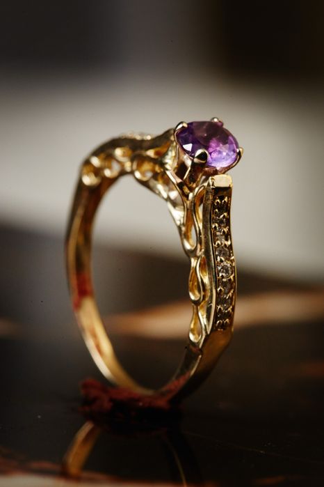 Pierścionek złoty 585 ametyst naturalny 0,43 ct diamenty 0,16 ct