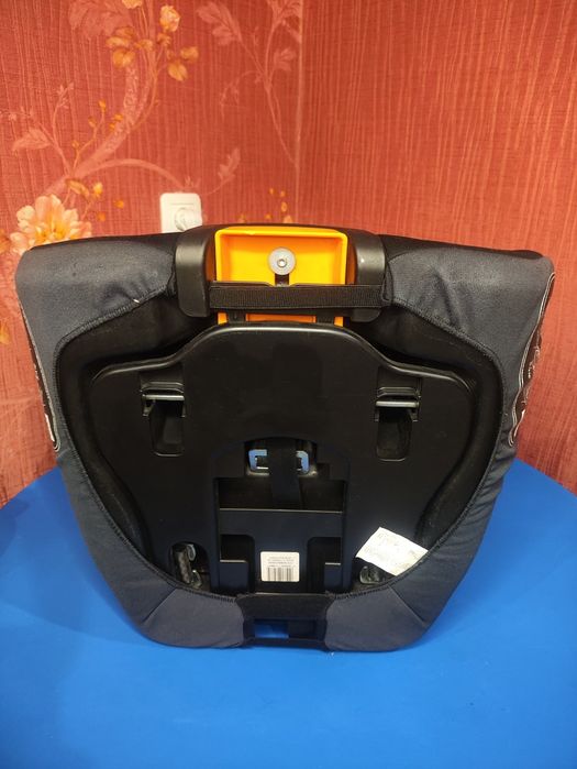 Автокресло Chicco GRO-UP 1/2/3 Jet Black