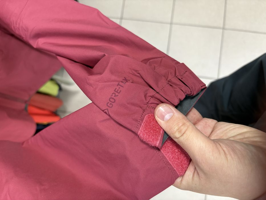 Жіноча Водонепроникна куртка OR Outdoor Research Gore Tex XS/S/M/L/XL