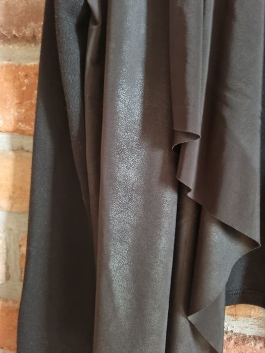 Czarna otwarta narzutka