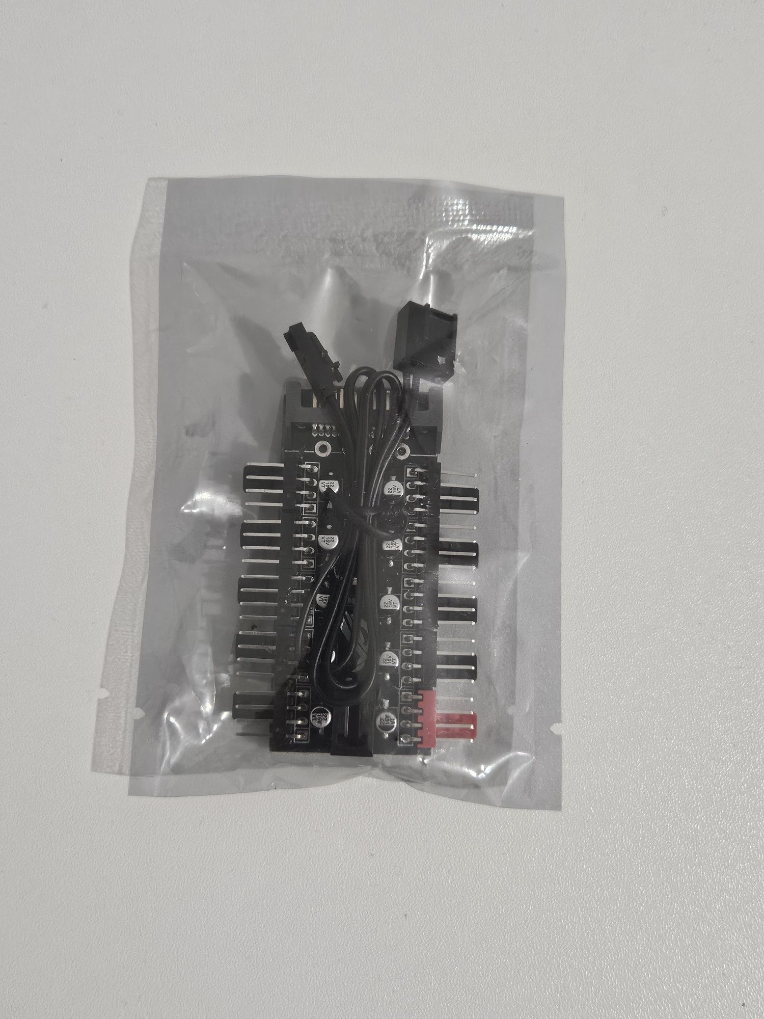Hub PWM Rozdzielacz Wentylatorów 1 do 5 3-Pin 4-Pin 12V Zasilanie SATA