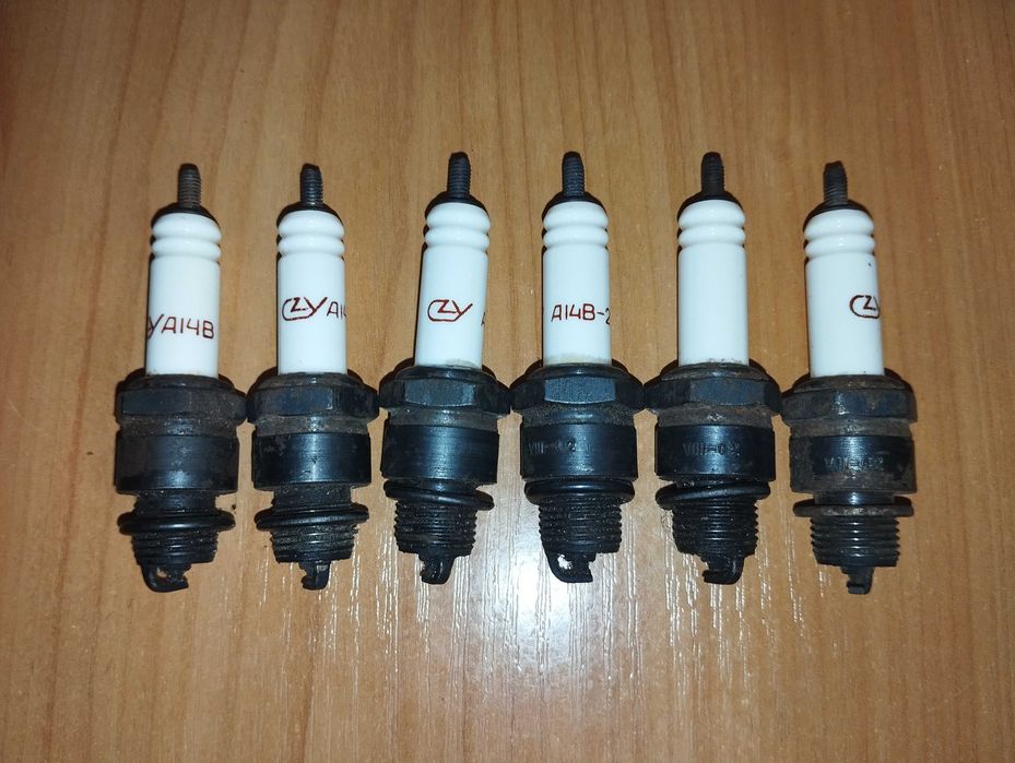 Свічки запалювання нові "А14В"-4 шт.,"А14В-2" - дві шт. 45 грн. за шт.