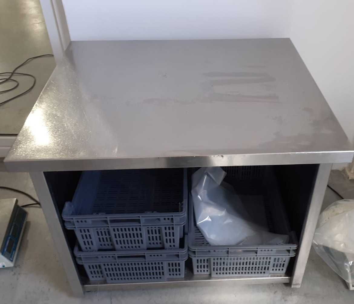 Mesa de inox pequena