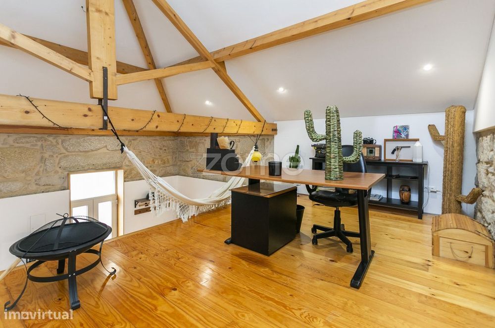 Moradia T2+1 c/estacionamento privativo e terraço no Carvalhido, Po...