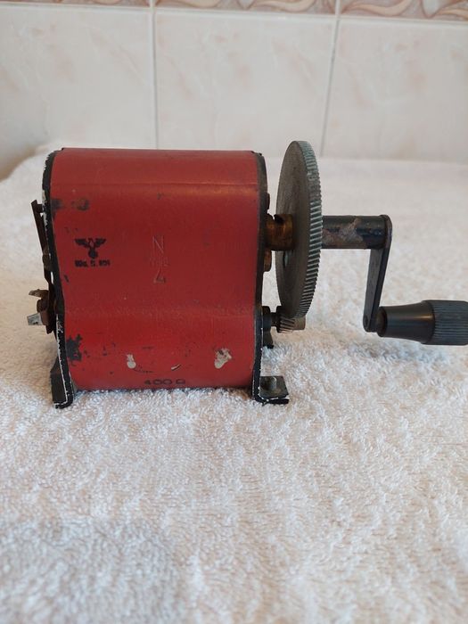 Продам магнето на полевой телефон.