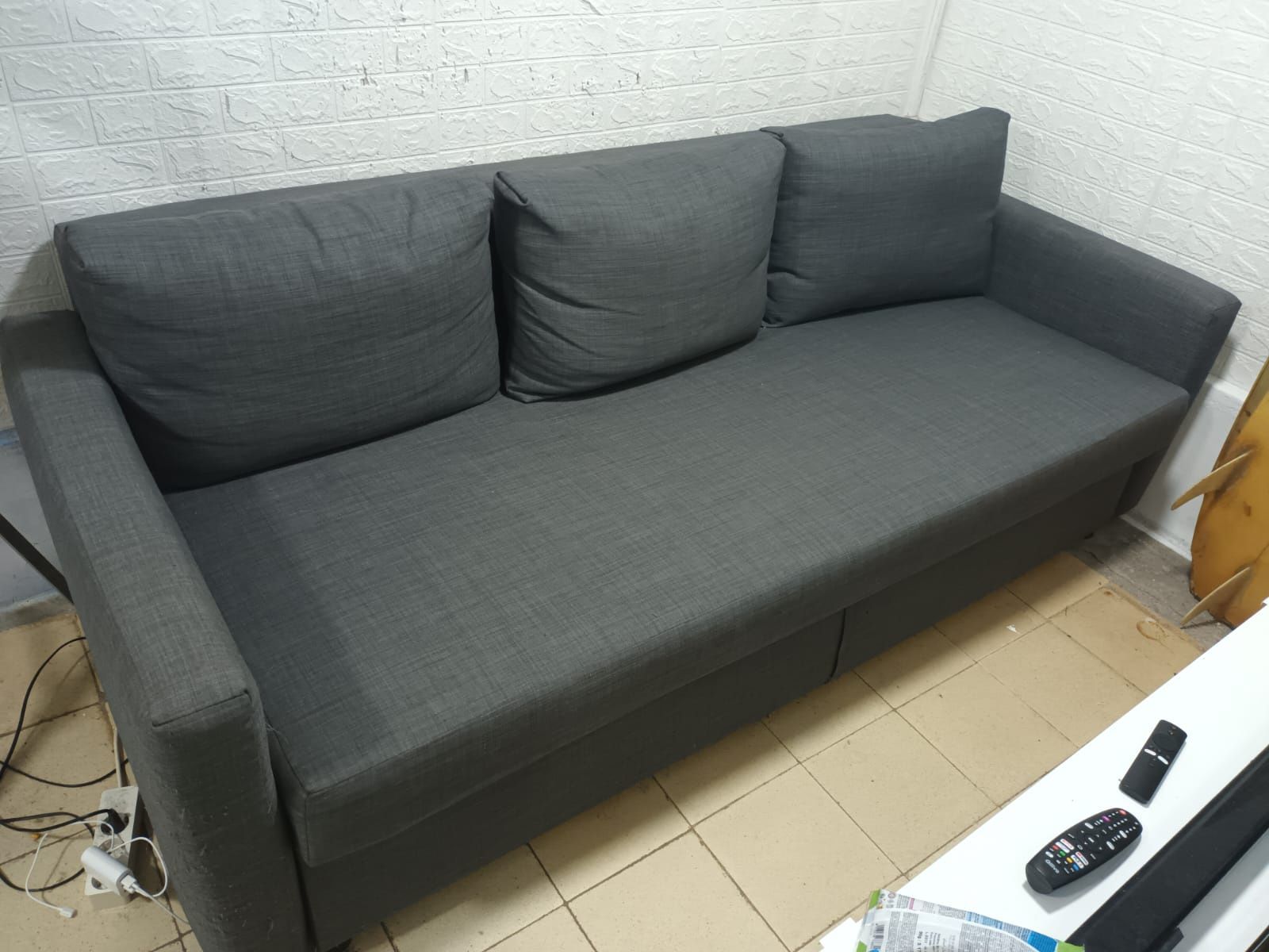 Sofá cama com arrumação IKEA