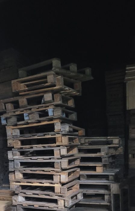 Półpalety używane