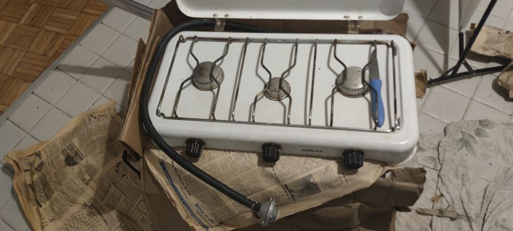 Kuchenka gazowa firmy Abbas , 3 palnikowa