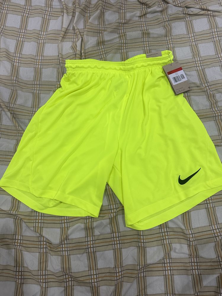 Short nike novo com etiqueta