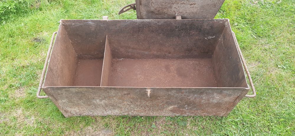 Металевий ящик для інструментів