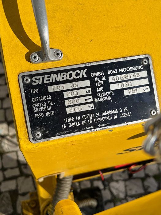 Stacker Steinblock 600 kg capacidade, revisto, a trabalhar.
