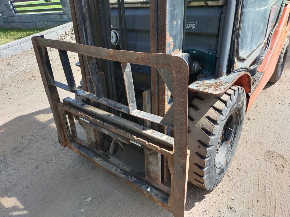 Wózek Widłowy Toyota FG825 kabina