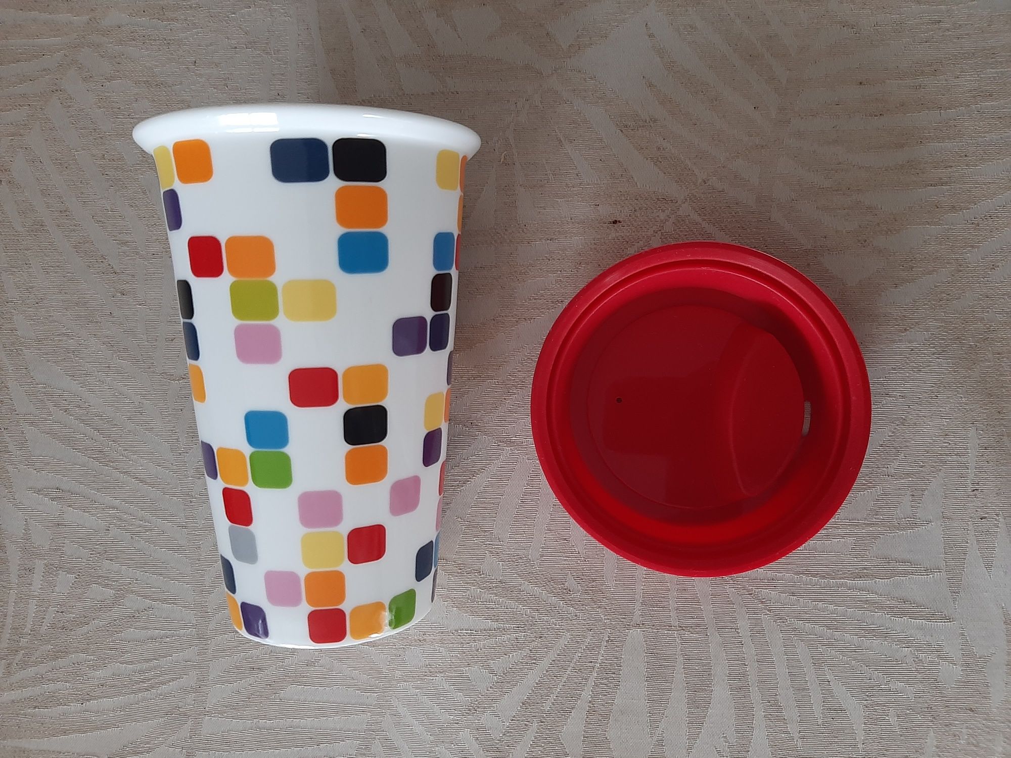 Caneca Sagaform muito boa