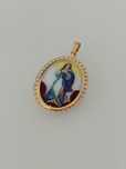 Medalha em esmalte com rebordo em ouro de 19,2kt