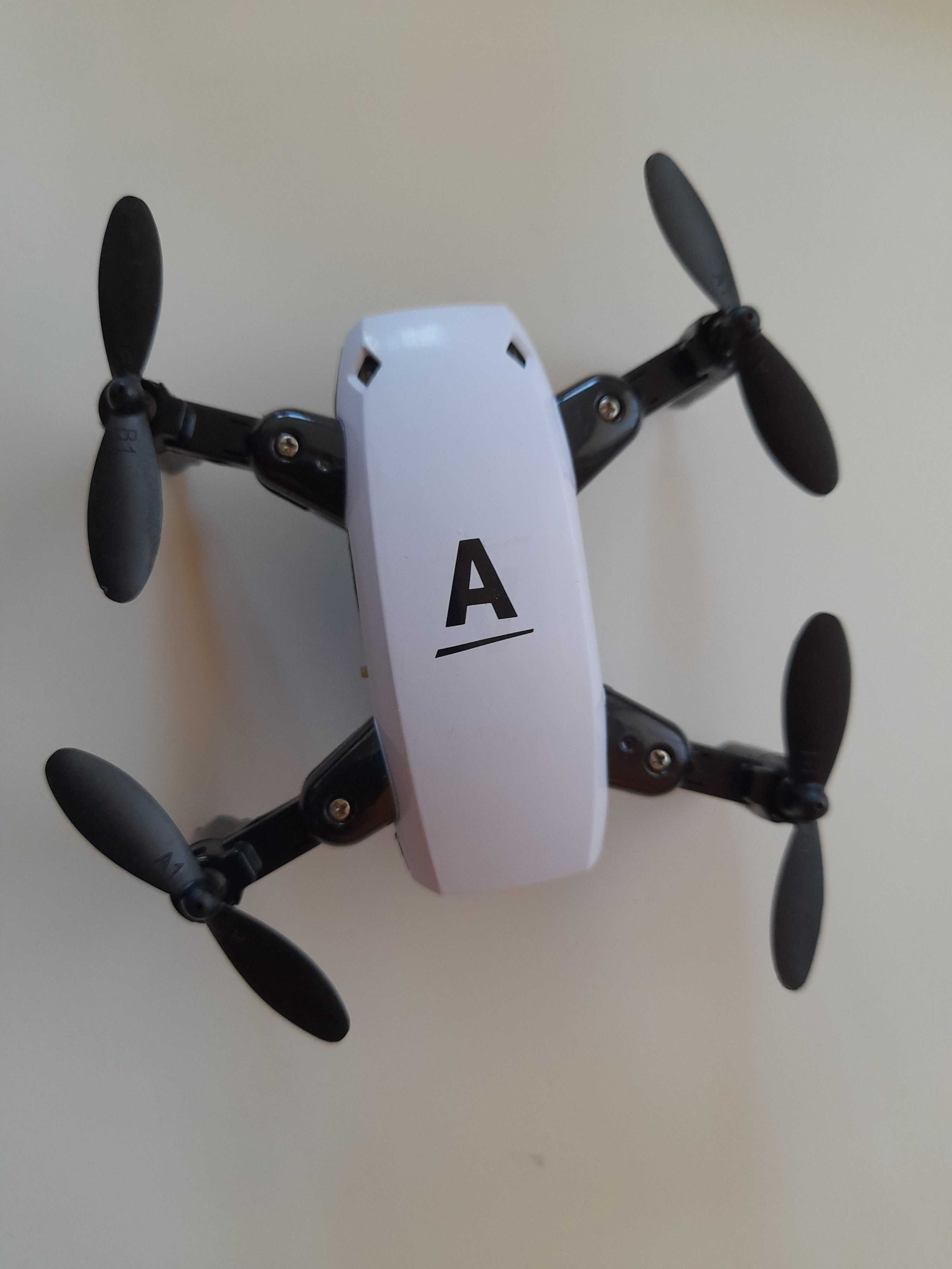 Mini drone branco