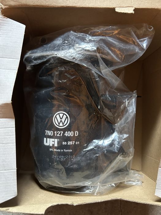 Obudowa filtra VW, AUDI Nowa Kompletna Oryginalna