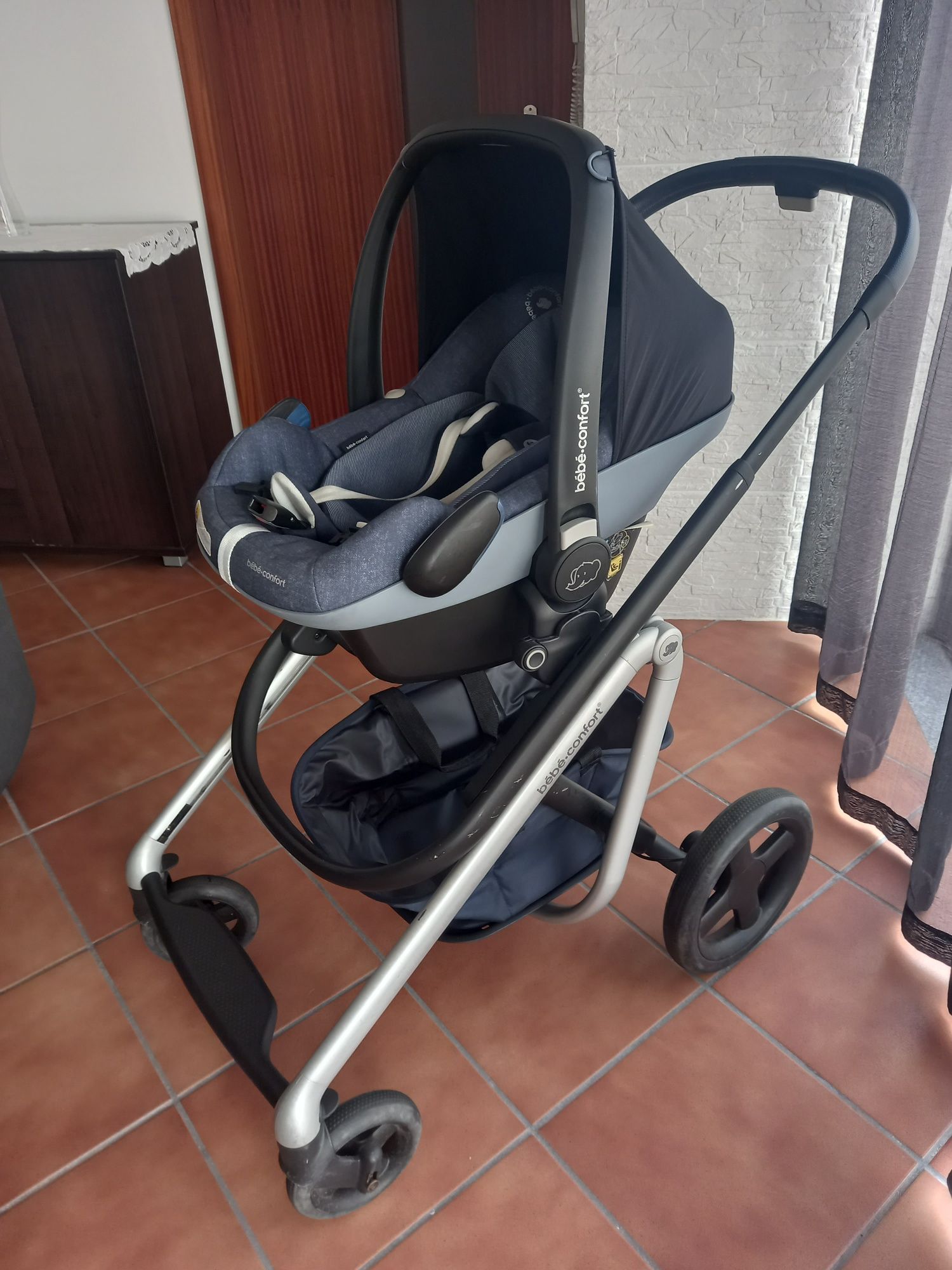 Conjunto Bebe Confort Excelente Estado Ovo, Isofix, Carrinho e Alcofa