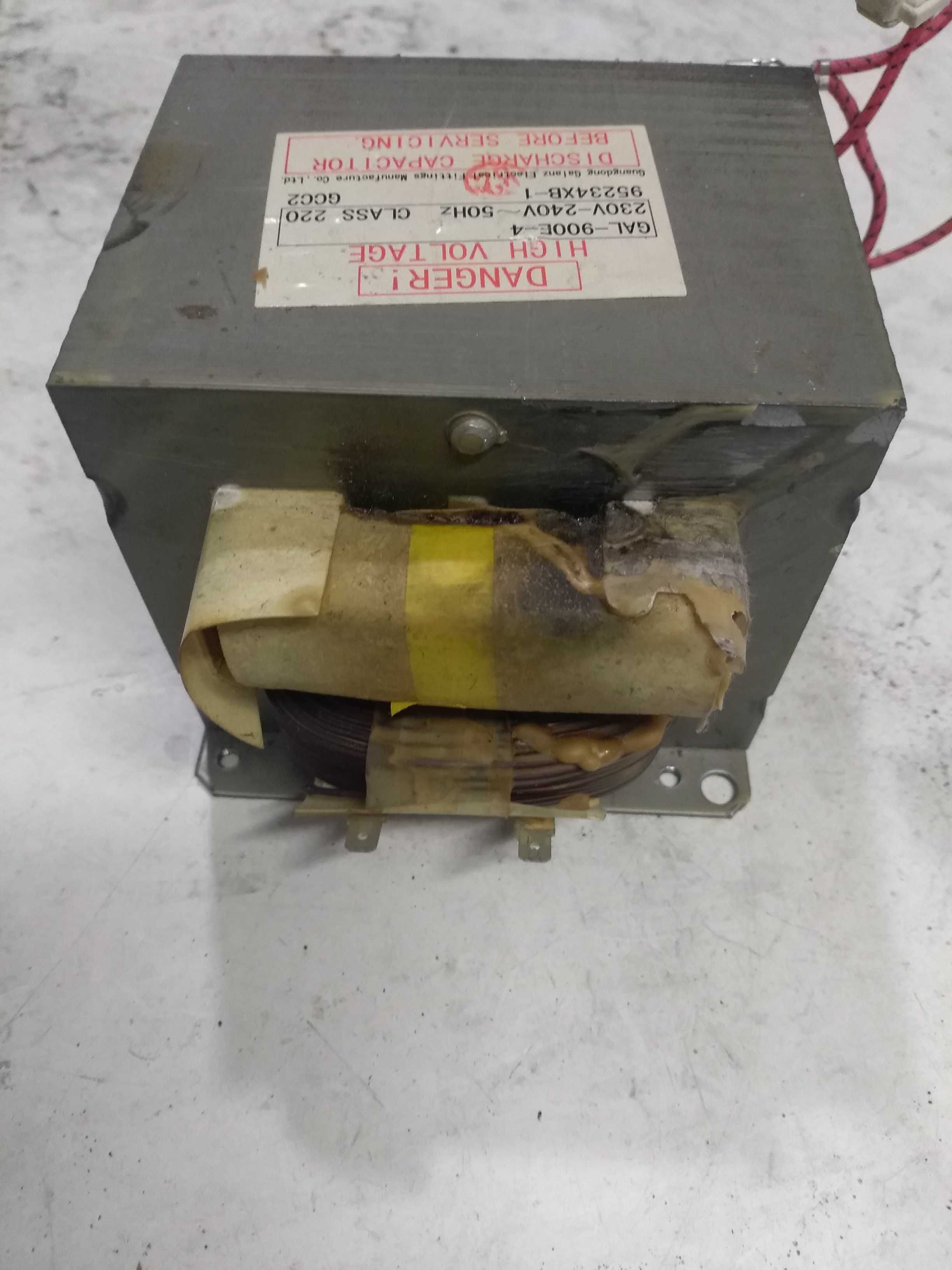 Transformator trafo z kuchenki mikrofalowej mocne 900w,zgrzewarka itp