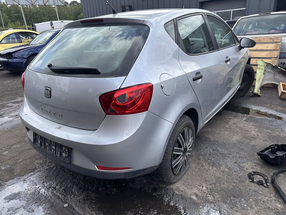 Czesci Seat Ibiza 2008 r , Skrzynia Klapa Drzwi Lampy Błotnik Lusterko