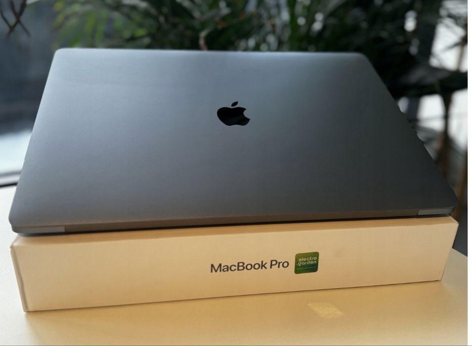 Laptop Apple MacBook 16 i7-9750H 32GB 512SSD RETINA 5300M TouchBar