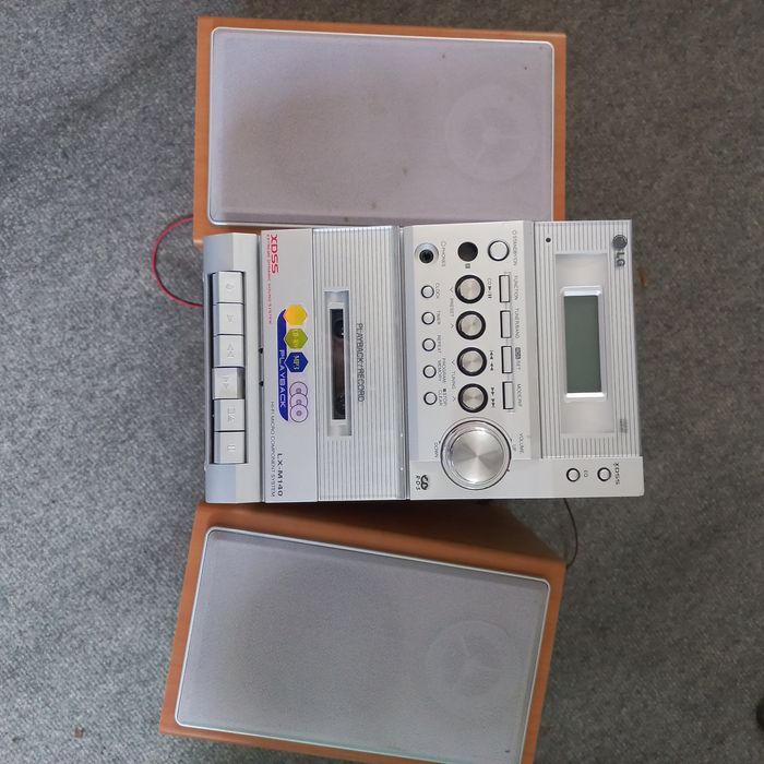 LG mini wieża z 2 głośnikami