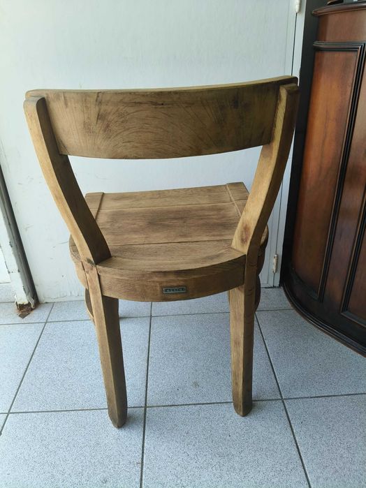 Cadeira rustica em madeira maciça