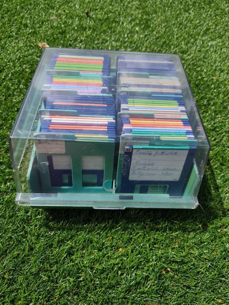 90 Dyskietek Atari 3.5