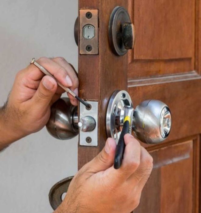 Troca de fechaduras , substituição e manutenção