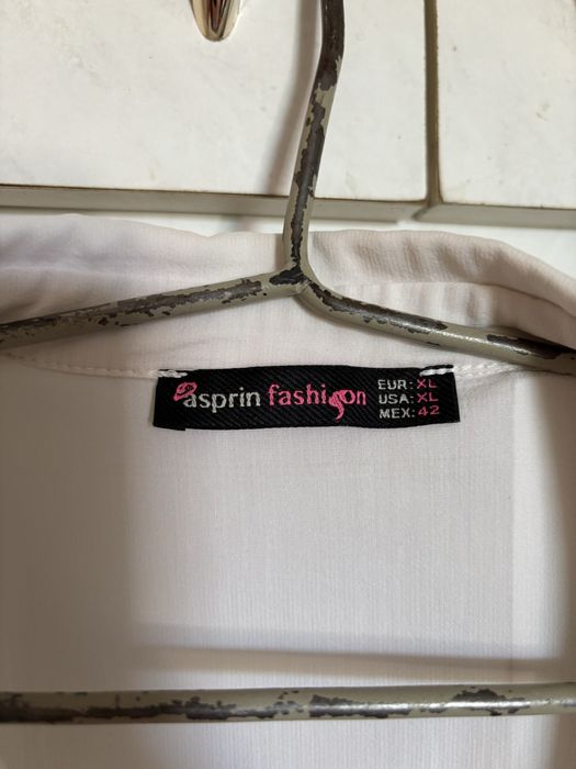 Легенька рубашка кремового кольору