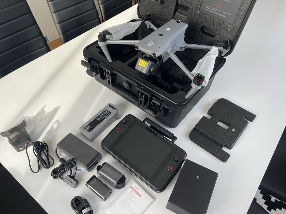 Дрон квадрокоптер Autel EVO Max 4N сама крута камера