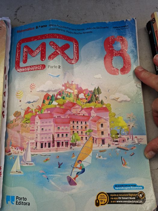 Livro 8* ano MX 8 _ manual usado e atividades.como.novo  Entrego em mã