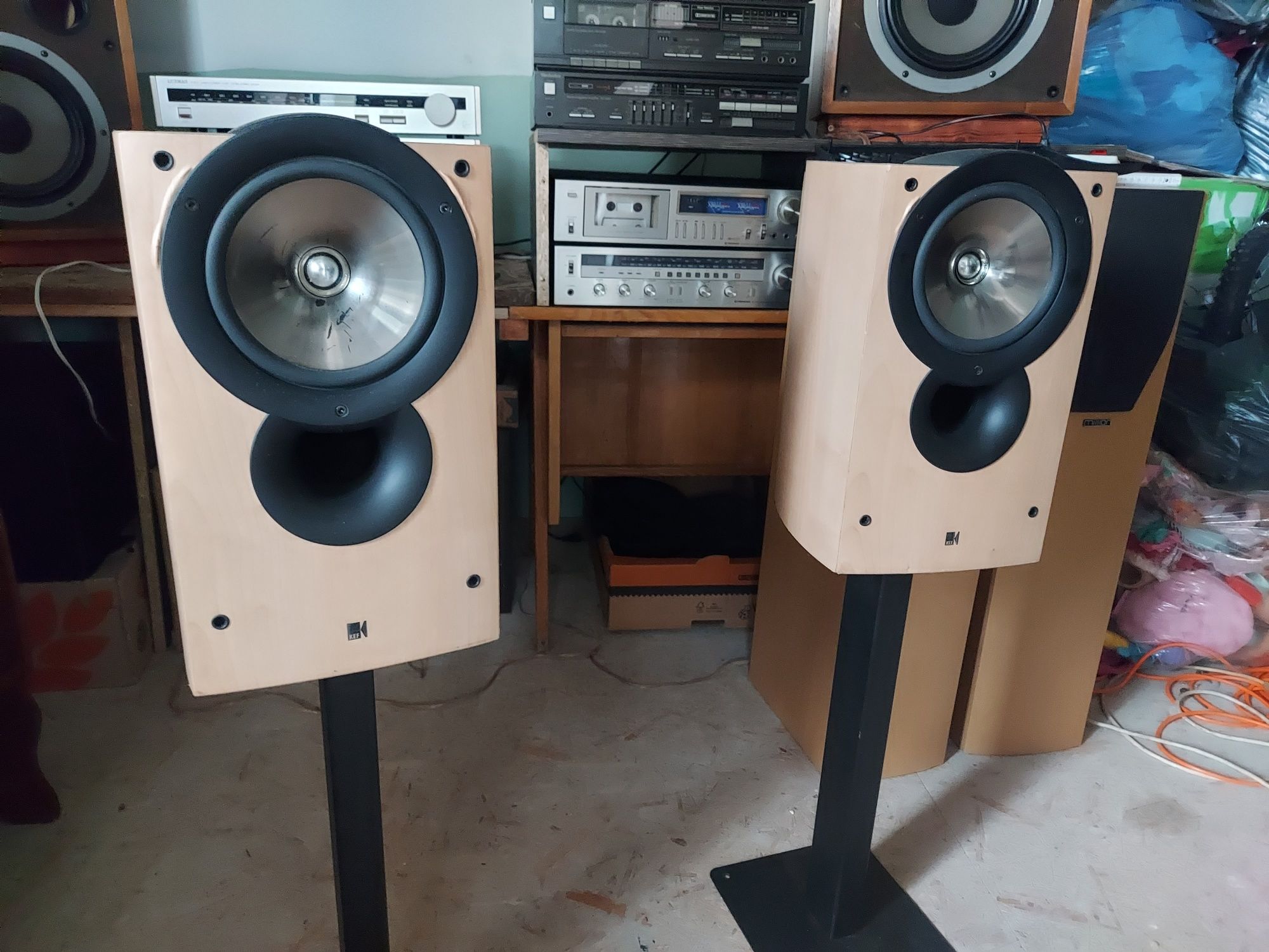 Kolumny monitory KEF IQ3
