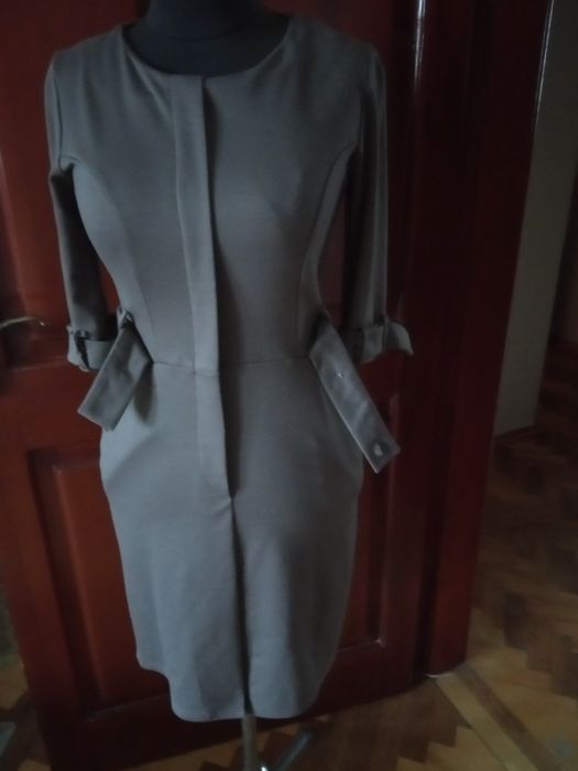 Модное офисное платье