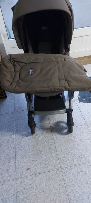 Carrinho bebé e acessórios