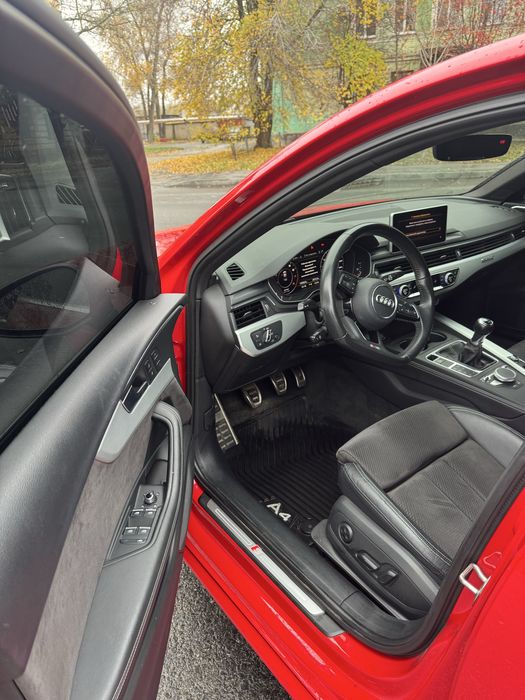 Audi A4 S-Line 2.0 TFSI Quattro