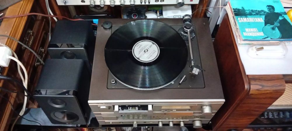 Radio gira discos  Grundig