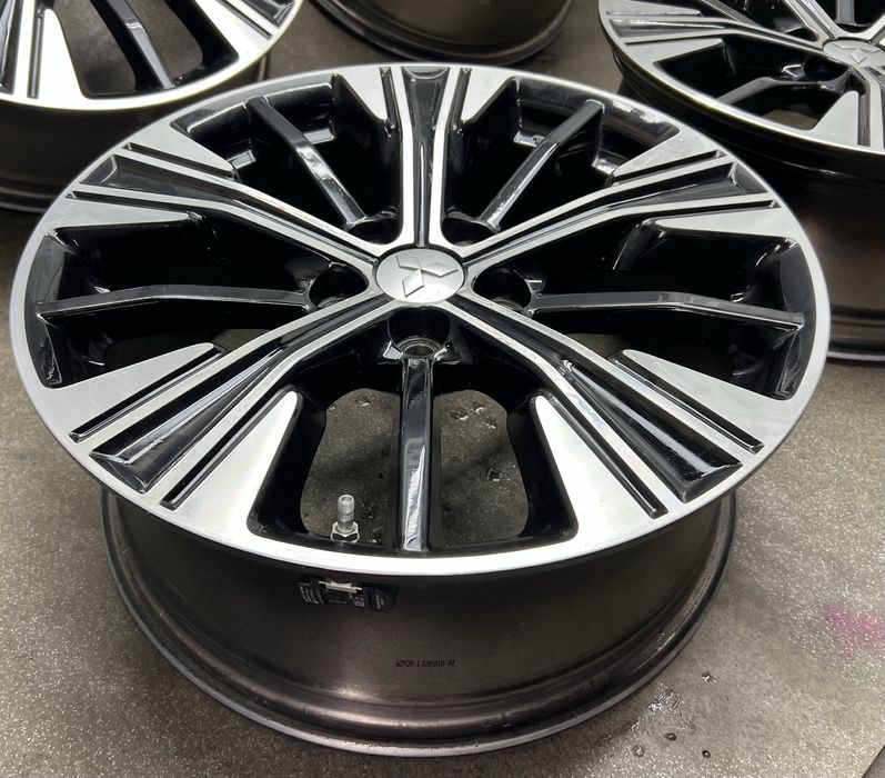 Диски R18 5 114.3 et38 J7 Оригінал Mitsubishi ASX outlandar lancer X